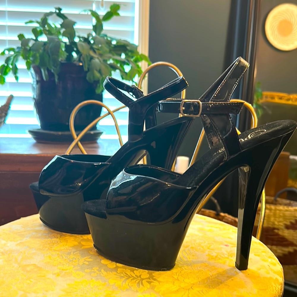 Pleaser heels